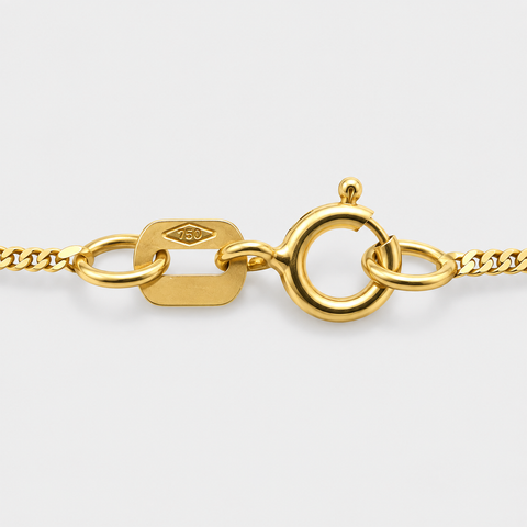 Spring ring clasp and 18K hallmark on the solid Italian yellow gold twisted rope chain necklace by Vaskia Jewelry.