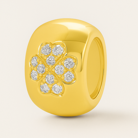 Diamond clover rondelle in 14K gold featuring 12 pavé-set round diamonds in a polished gold finish.