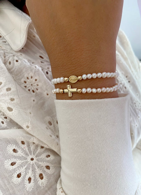 14K Yellow Gold mini miraculous medal pearl bracelet with pearl, side view