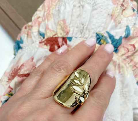 18Kt White Enamel Leaf Ring