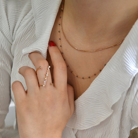 18K Rose Gold flat fish tail chain, side view
